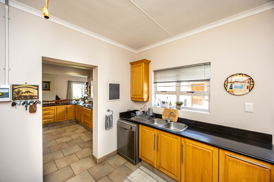 4 Bedroom Property for Sale in Kidds Beach Eastern Cape